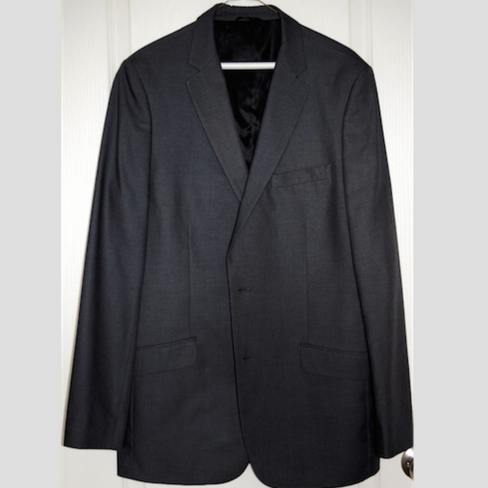 Apt. 9 Men's Gray Suit. Only worn 2-3 times!